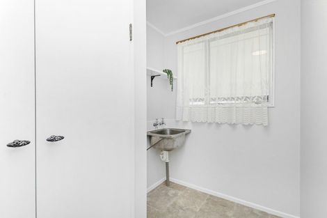 Photo of property in 102 Pasadena Crescent, Totara Park, Upper Hutt, 5018