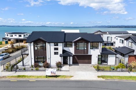 Photo of property in 1 Turbine Way, Hobsonville, Auckland, 0616