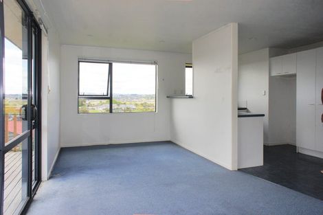Photo of property in 20 Kells Place, Botany Downs, Auckland, 2010