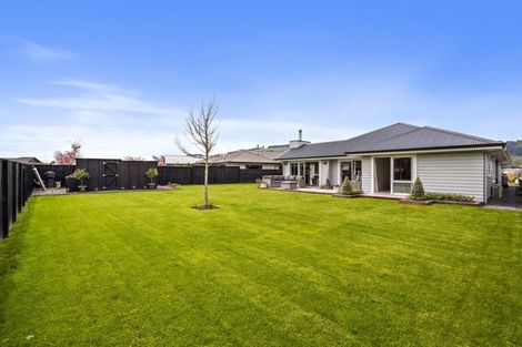 Photo of property in 58 Montgomery Crescent, Kinloch, Taupo, 3377