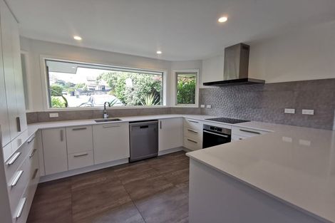 Photo of property in 5 Gilders Grove, Heathcote Valley, Christchurch, 8022