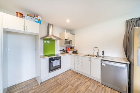 Photo of property in 90 Sunstone Crescent, Timberlea, Upper Hutt, 5018