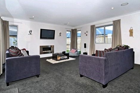 Photo of property in 36 Little Oaks Drive, Yaldhurst, Christchurch, 8042