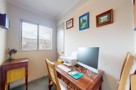 Photo of property in 112 Weraroa Road, Levin, 5510