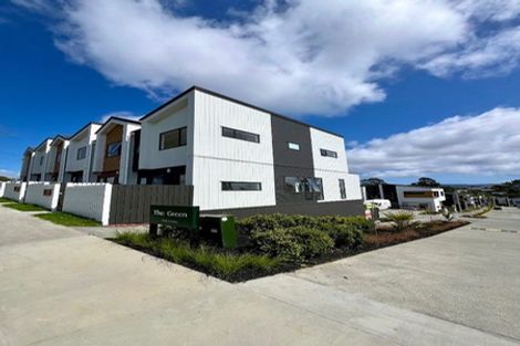 Photo of property in 25 Don Oliver Lane, Glen Eden, 0602