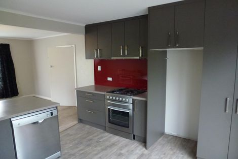 Photo of property in 16 Stirling Crescent, Hokowhitu, Palmerston North, 4410