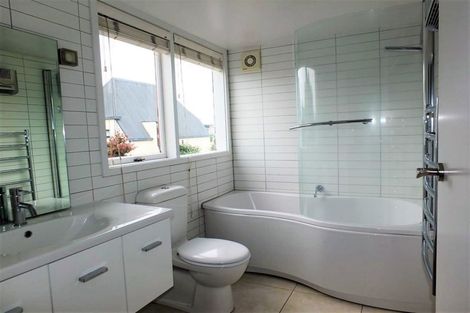 Photo of property in 76b Memorial Avenue, Ilam, Christchurch, 8053