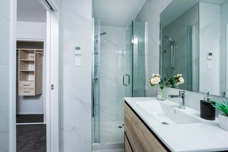 Photo of property in 4/19 Kingdale Road, Henderson, Auckland, 0610