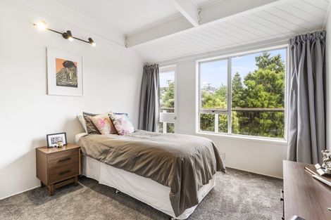 Photo of property in 92 Parr Terrace, Castor Bay, Auckland, 0620