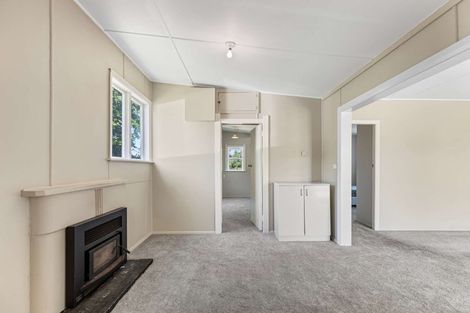 Photo of property in 10 Hussey Street, Waverley, 4510