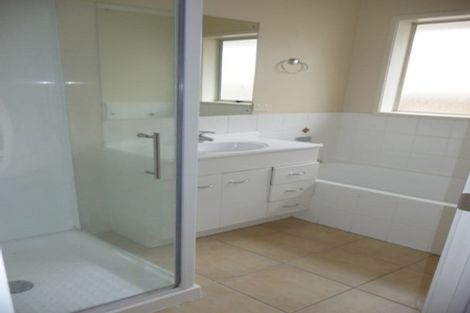 Photo of property in 14 Raphoe Road, Flat Bush, Auckland, 2019