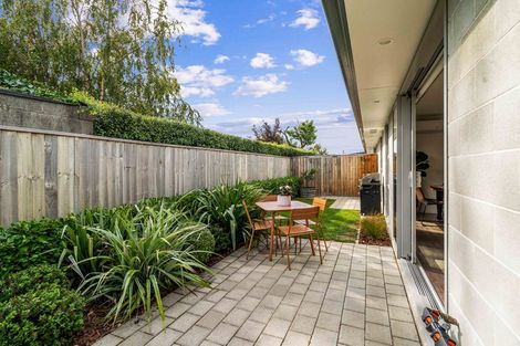 Photo of property in 2/3 Nyoli Street, Northcote, Christchurch, 8052