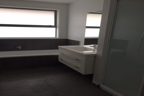 Photo of property in 37 Awataha Crescent, Pyes Pa, Tauranga, 3110