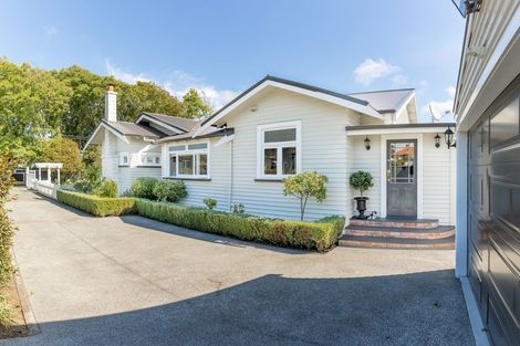 Photo of property in 16 Selwyn Crescent, College Estate, Whanganui, 4500