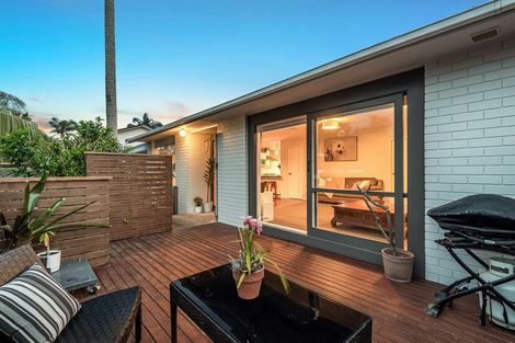 Photo of property in 2/193 Lake Road, Belmont, Auckland, 0622