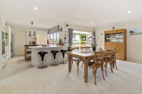 Photo of property in 2 San Fernando Way, Henderson, Auckland, 0612