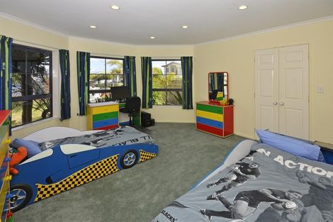 Photo of property in 13 Sesame Grove, Goodwood Heights, Auckland, 2105
