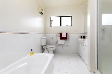 Photo of property in 106 Westchester Drive, Churton Park, Wellington, 6037