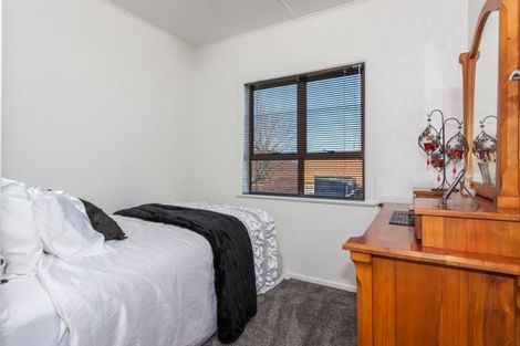 Photo of property in 100 Ocean Road, Whangamata, 3620