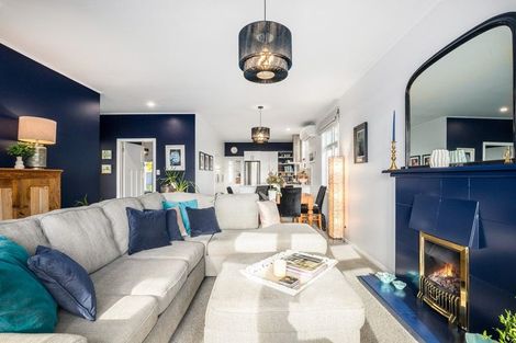 Photo of property in 7 Marine Parade, Eastbourne, Lower Hutt, 5013