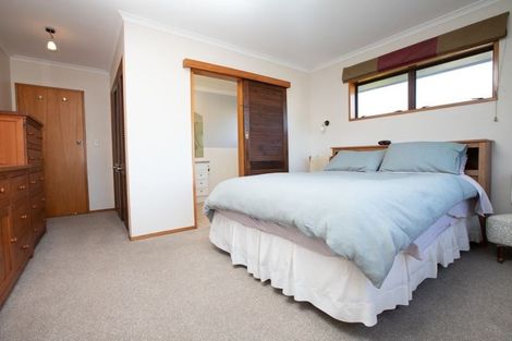 Photo of property in 4 Kenilworth Place, Dinsdale, Hamilton, 3204