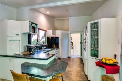 Photo of property in 16 Burns Road, Hospital Hill, Napier, 4110