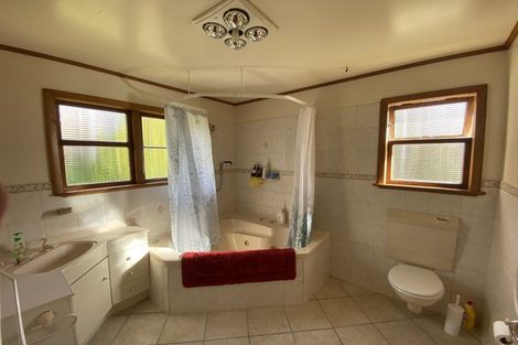 Photo of property in 3 Cecil Road, Tawa, Wellington, 5028