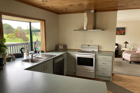 Photo of property in 166 Torkar Road, Clarks Beach, 2122