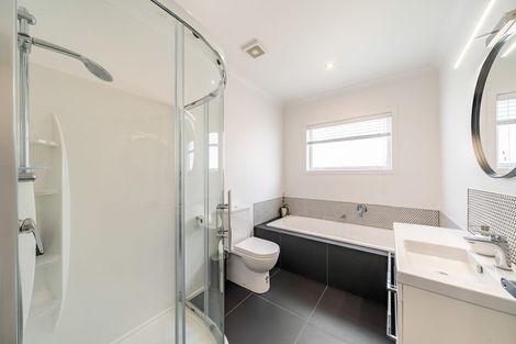 Photo of property in 35 Kurth Crescent, Silverstream, Upper Hutt, 5019