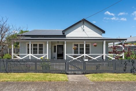 Photo of property in 2 Seddon Street, Carterton, 5713