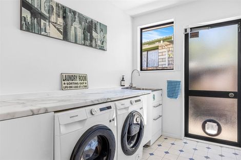 Photo of property in 12 Dunbarton Street, Redwood, Christchurch, 8051