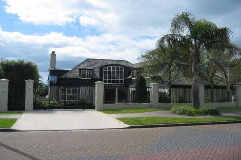 Photo of property in 33 Quedley Court, Eastern Beach, Auckland, 2012