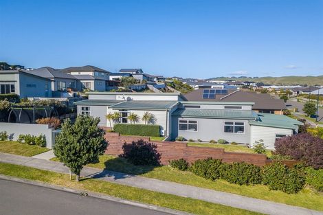 Photo of property in 5 Kaimai Place, Aotea, Porirua, 5024