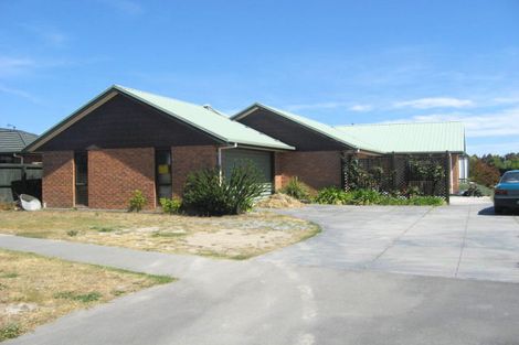 Photo of property in 28 Alpine View Lane, Parklands, Christchurch, 8083