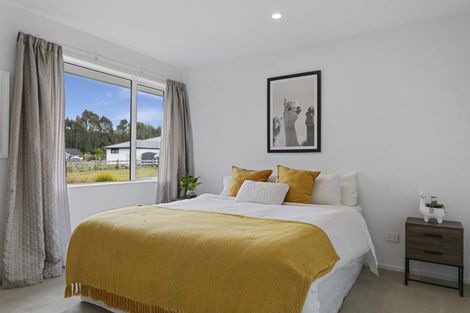 Photo of property in 6 Kahikatea Drive, Kinloch, Taupo, 3377