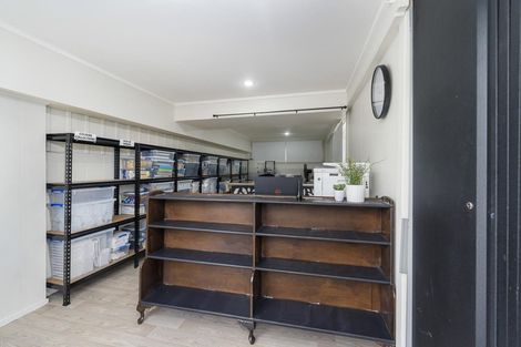 Photo of property in 3 Shale Avenue, Massey, Auckland, 0614