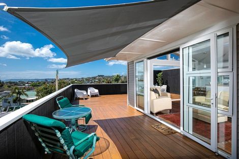 Photo of property in 6 Fairway Avenue, Red Beach, 0932