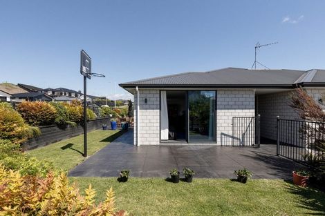 Photo of property in 1 Anglers Way, Omokoroa, 3114