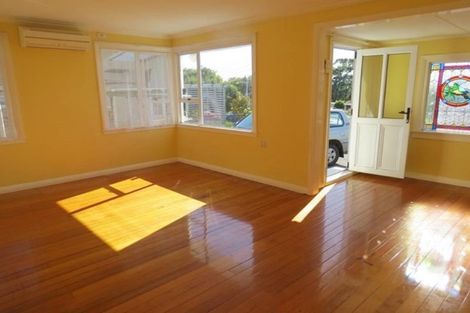 Photo of property in 392 Mangorei Road, Merrilands, New Plymouth, 4312