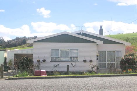 Photo of property in 53 Valley Road, Hikurangi, 0114