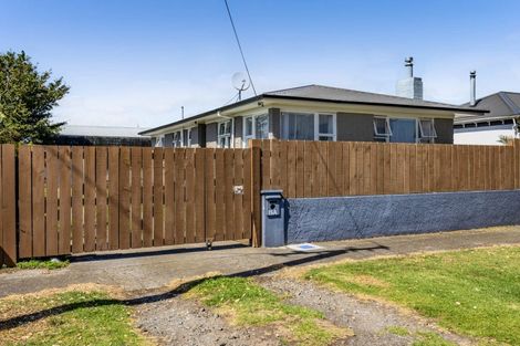 Photo of property in 15a Pratt Street, Waitara, 4320