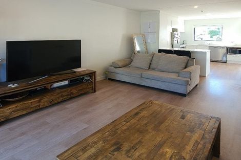 Photo of property in 6/2 Brandon Road, Glen Eden, Auckland, 0602