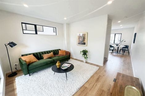 Photo of property in 10/9 Schnapper Rock Road, Greenhithe, Auckland, 0632