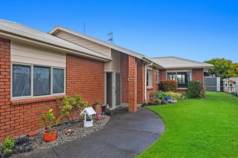 Photo of property in 13 Edgewater Grove, Whakatane, 3120