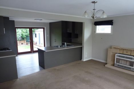 Photo of property in 16 Stirling Crescent, Hokowhitu, Palmerston North, 4410