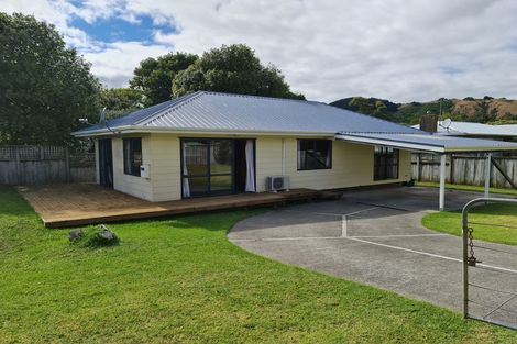 Photo of property in 142 Arawhata Road, Paraparaumu, 5032