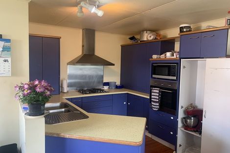 Photo of property in 11 Tawhiti Road, Hawera, 4610