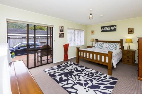 Photo of property in 30 Gemstone Drive, Birchville, Upper Hutt, 5018