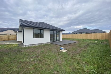 Photo of property in 14 Feltham Street, Hunterville, 4730