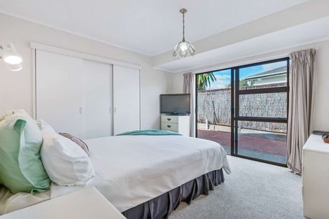 Photo of property in 2/529 Weymouth Road, Weymouth, Auckland, 2103